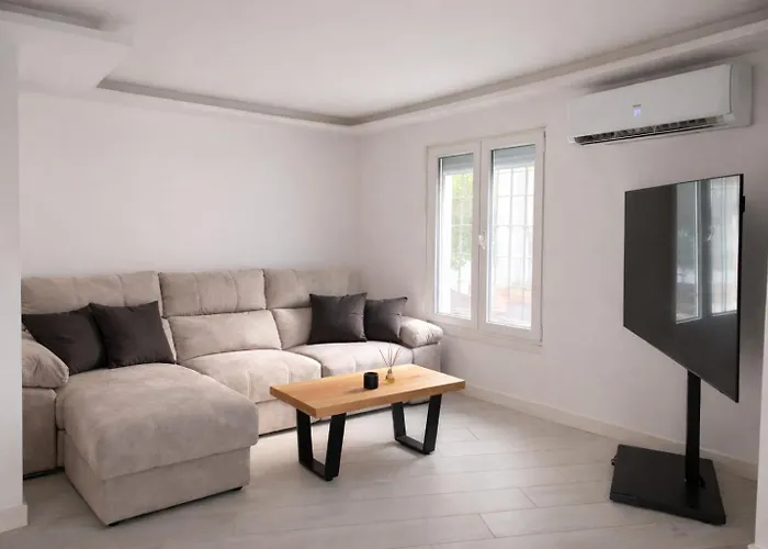 Casa La Colina * トレモリノス